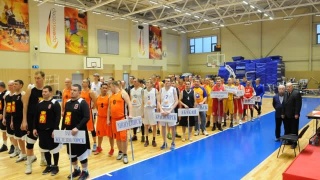 Баскетболисты ветераны сыграли в Красноярске
