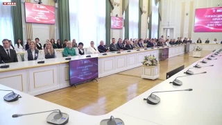 Губернатор поздравил и наградил учителей
