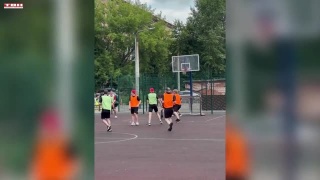 «Кузнецкие медведи» играют в ручной мяч