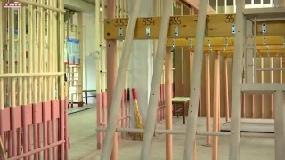 Глава города проверил ремонт в школе №2