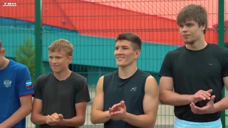 Совместная тренировка борцов, боксеров и хоккеистов