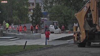 Губернатор на площади защитников Донбасса