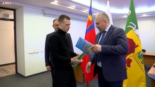 Вручение ключей от квартир детям-сиротам