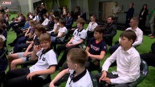 Глава города наградил спортсменов-победителей