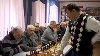 Игра с чемпионом в Совете ветеранов