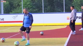 Футбол на спортплощадке Заводского района