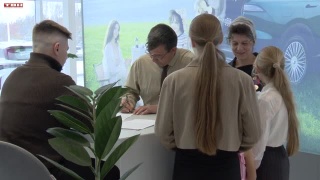 Многодетная семья из Прокопьевска получила автомобиль